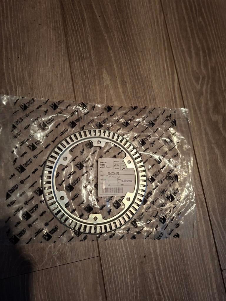 Abs ring (Z=60) piaggio mp3 300cc en 500cc LT abs modellen, Ophalen