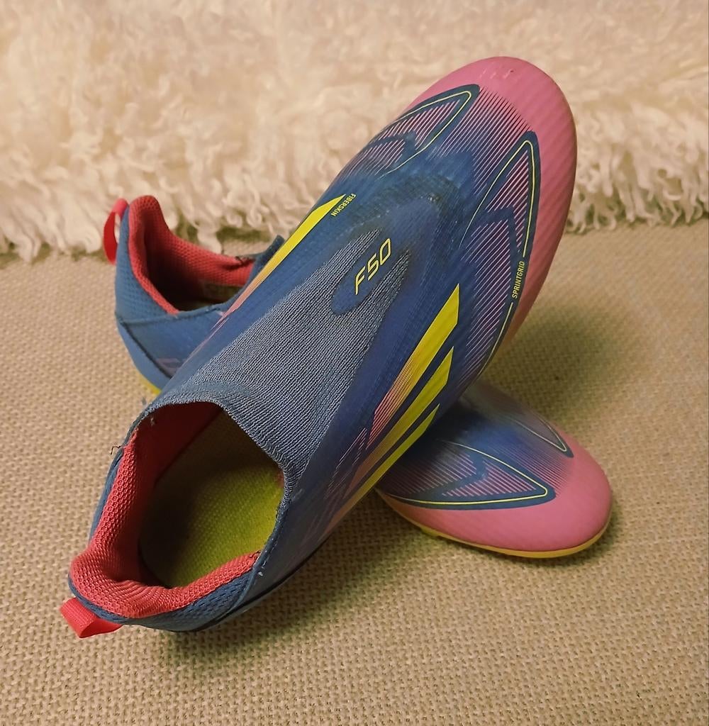 Voetbalschoenen Adidas F50 maat 38, Ophalen of Verzenden, Zo goed als nieuw, Schoenen