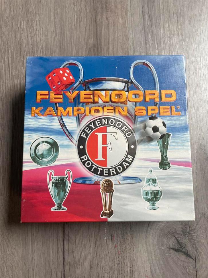 Feyenoord Kampioen Spel - Bordspel (Nog nooit gespeeld), Hobby en Vrije tijd, Gezelschapsspellen | Bordspellen, Zo goed als nieuw