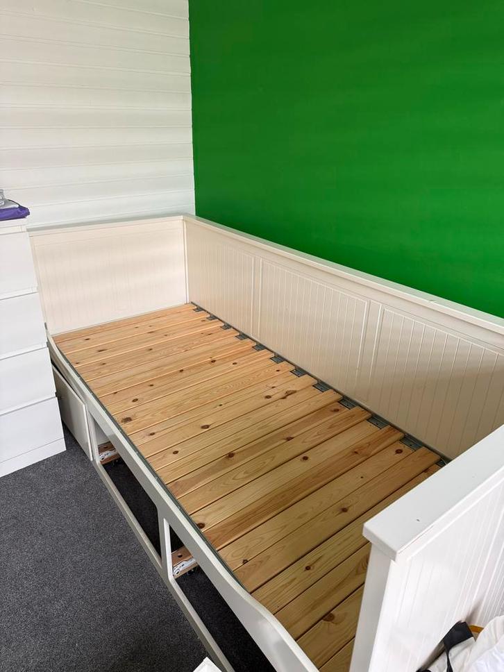 Ikea Hemnes bedframe - wit, Huis en Inrichting, Slaapkamer | Bedden, Zo goed als nieuw, Eenpersoons, 90 cm, 200 cm, Hout, Wit