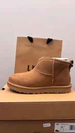 UGG Classic Ultra Mini Elaria, Bruin, Lage of Enkellaarzen, Nieuw, Ophalen of Verzenden