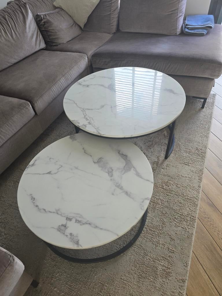 2-delige salontafel met marmeren bladen, Huis en Inrichting, Tafels | Salontafels, Ophalen, Rond, 50 tot 100 cm, Zo goed als nieuw
