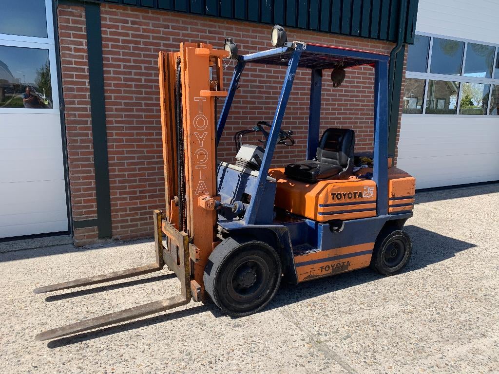 Toyota Heftruck 2.5 tons diesel met 4702 uur, Doe-het-zelf en Verbouw, Ophalen of Verzenden, Gebruikt, Overige typen, Minder dan 2 meter