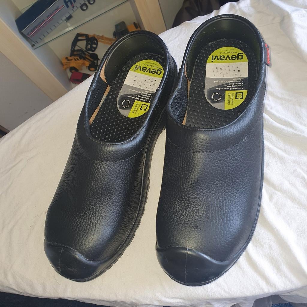 Gevavi klompen nieuw, Ophalen