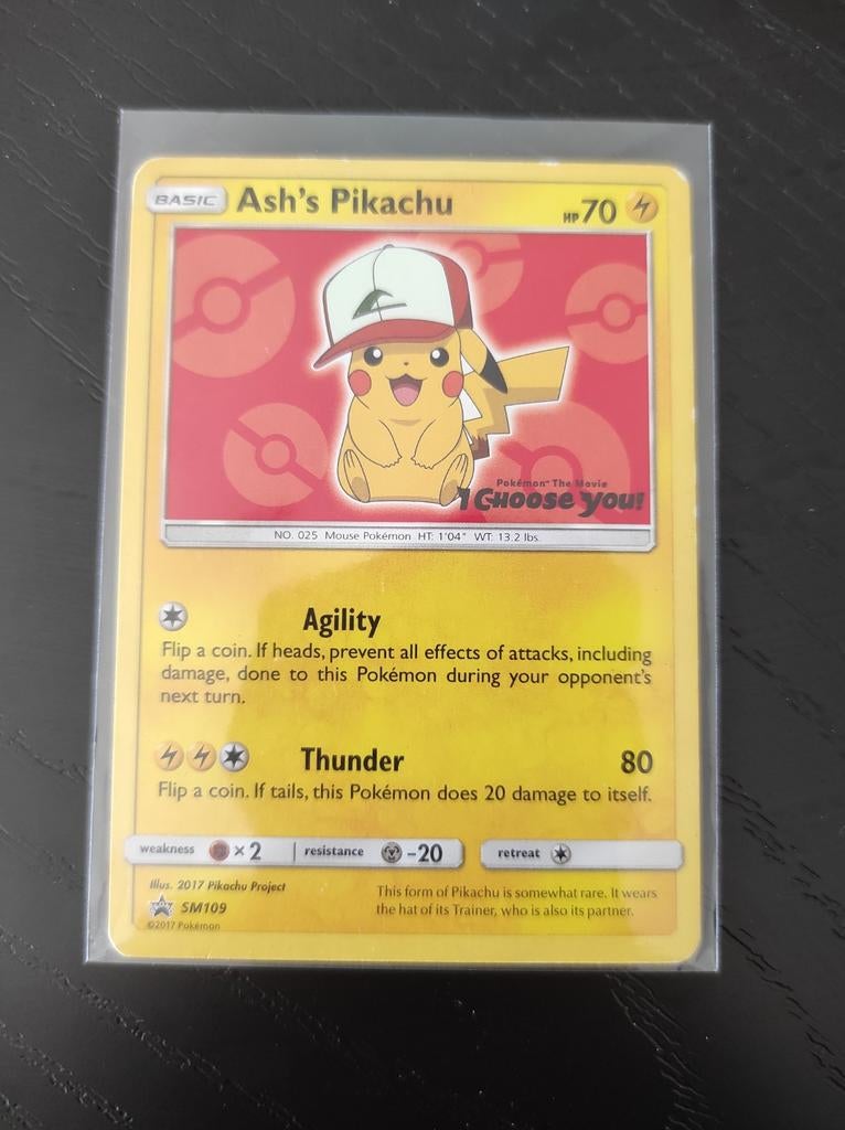 Ash's Pikachu SM109 Promo Pokémon Kaart - Zo goed als nieuw, Ophalen of Verzenden, Zo goed als nieuw, Losse kaart