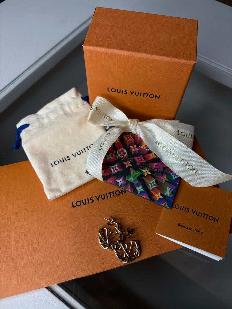 Gouden Louis Vuitton Oorbellen, Hangers, Ophalen of Verzenden, Zo goed als nieuw, Goud