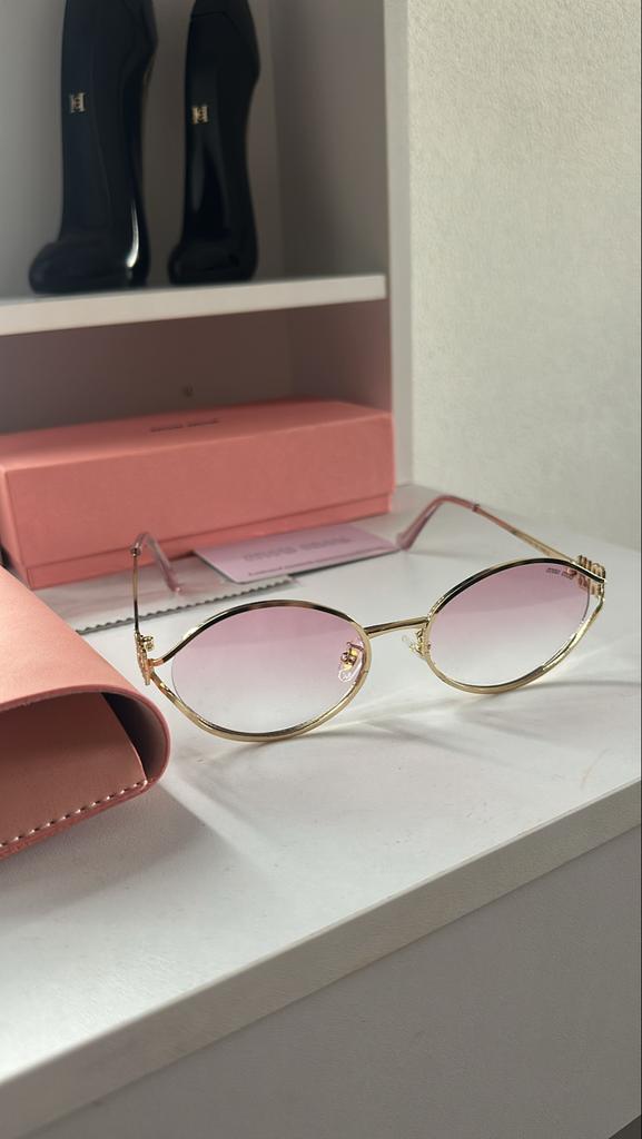 Miu Miu Retro zonnebril MU 52YS, Sieraden, Tassen en Uiterlijk, Zonnebrillen en Brillen | Dames, Overige merken, Gebruikt, Zonnebril