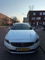 Volvo V60 D5 Twin Engine 231pk Geartronic AWD Plug In Hybrid, Auto's, 1800 kg, Beige, Particulier, 1880 kg