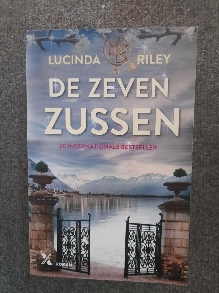 De zeven zussen, deel 1 van Lucinda Riley, Ophalen of Verzenden, Zo goed als nieuw
