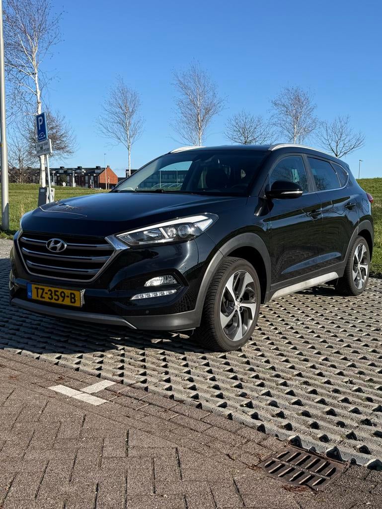 Hyundai Tucson 1.6 GDi 19inch apple carplay nav trekhaak, Voorwielaandrijving, 1591 cc, 4 cilinders, Origineel Nederlands