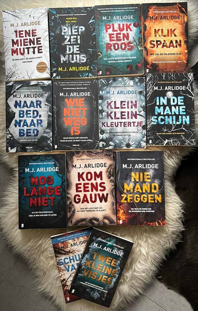 M.J. Arlidge - Helen Grace serie 13 boeken, Ophalen of Verzenden, Zo goed als nieuw, M.J. Arlidge
