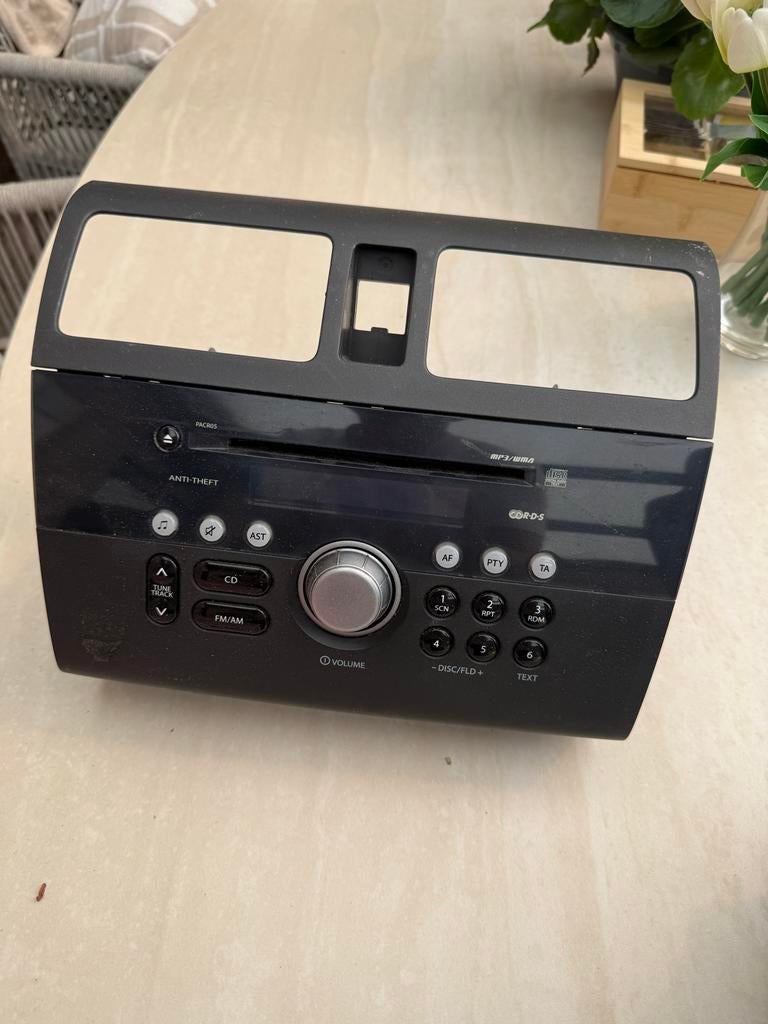 Originele Suzuki Swift autoradio met CD-speler, Ophalen of Verzenden, Gebruikt