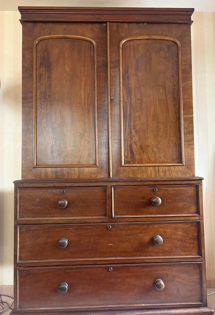 Antieke mahonie kast, Ophalen