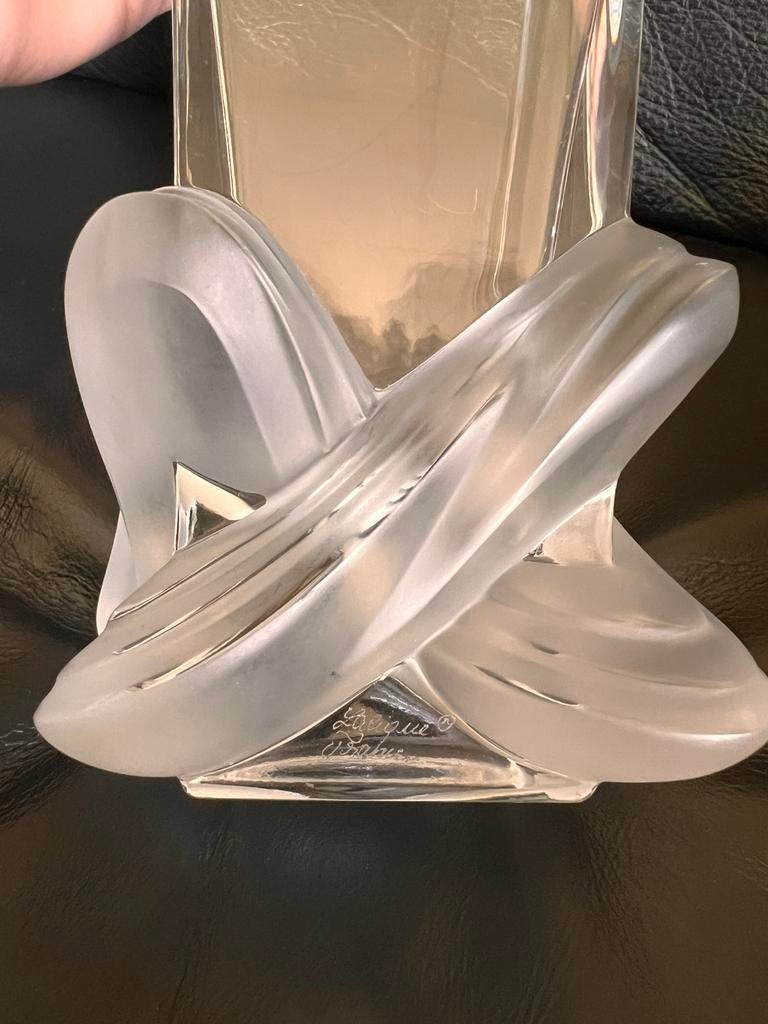 Lalique lucca vaas met doos en gesigneerd, Ophalen of Verzenden