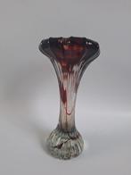 Klein rood/ blank glas vintage vaasje
15 x 7,5 x 8 cm, Ophalen of Verzenden