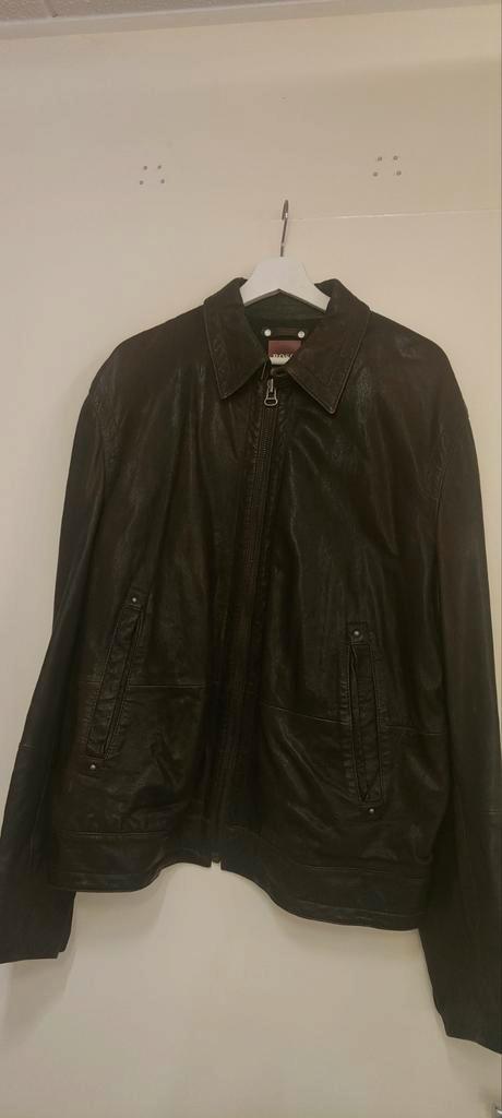 Bruin lederen Hugo Boss jas, Kleding | Heren, Jassen | Zomer, Zo goed als nieuw, Maat 56/58 (XL), Bruin, Ophalen of Verzenden