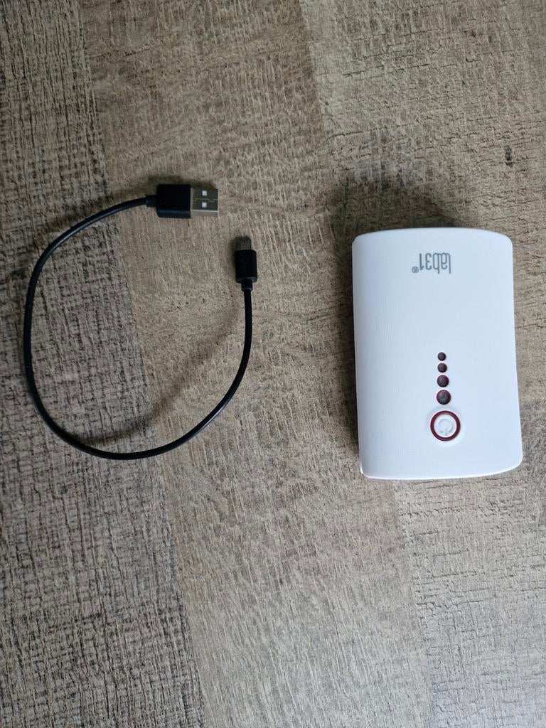 Lab31 powerbank met USB-kabel, Telecommunicatie, Ophalen of Verzenden, Zo goed als nieuw, Lab31