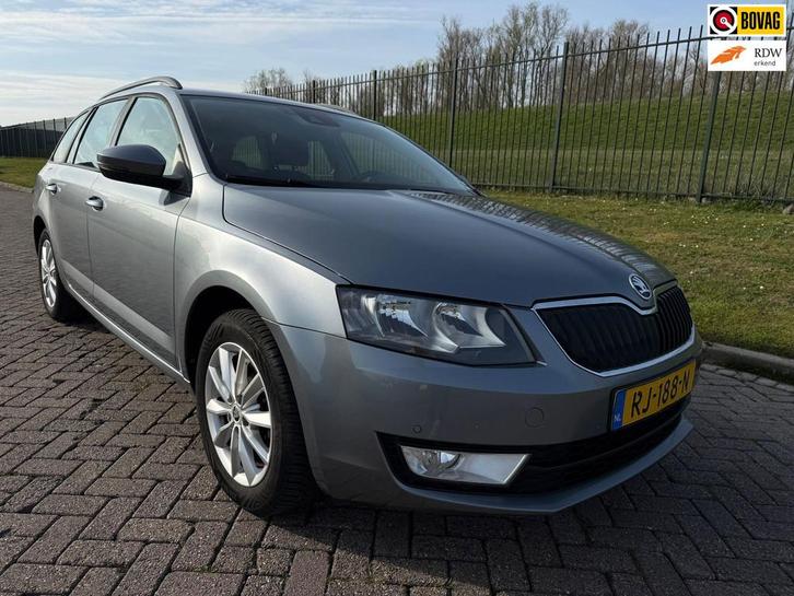 Skoda Octavia Combi 1.6 TDI Greentech Elegance, Auto's, Skoda, Bedrijf, Te koop, Octavia, ABS, Airbags, Airconditioning, Bluetooth