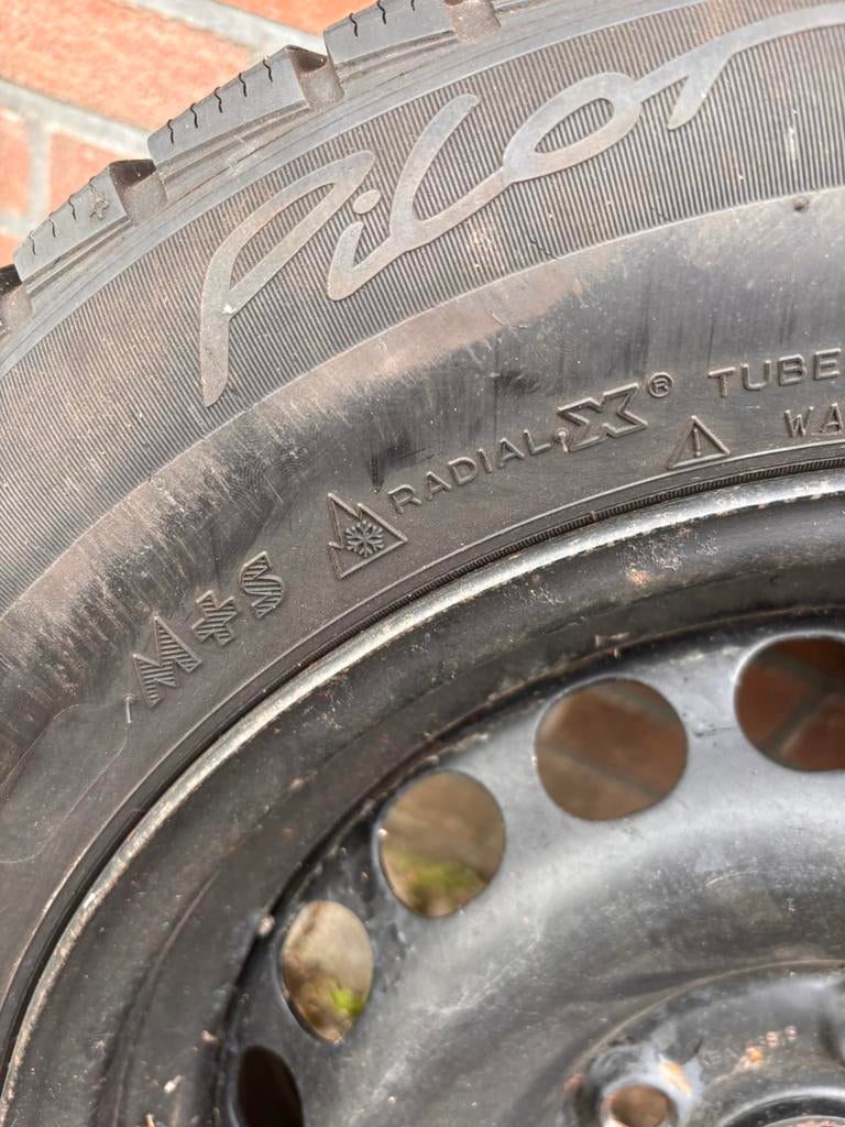 Michelin pilot alpin 185/65R15 winterband op zwarte velg, Ophalen