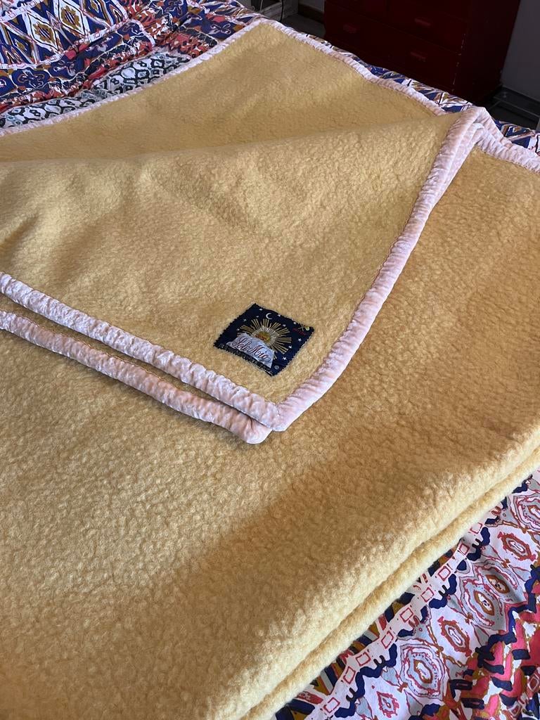 Wollen deken 200x220 zacht geel, Gebruikt, Geel, Tweepersoons, Ophalen of Verzenden