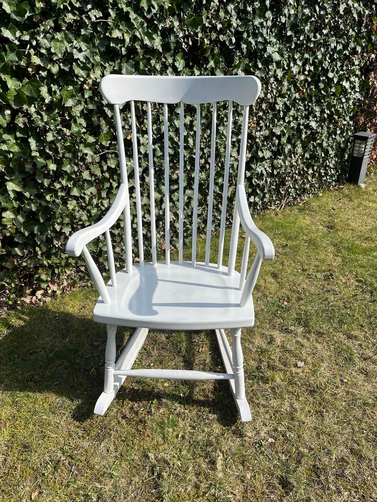 Witte Schommelstoel - Stevig en in Goede Staat, Huis en Inrichting, Stoelen, Ophalen, Gebruikt, Wit, Eén