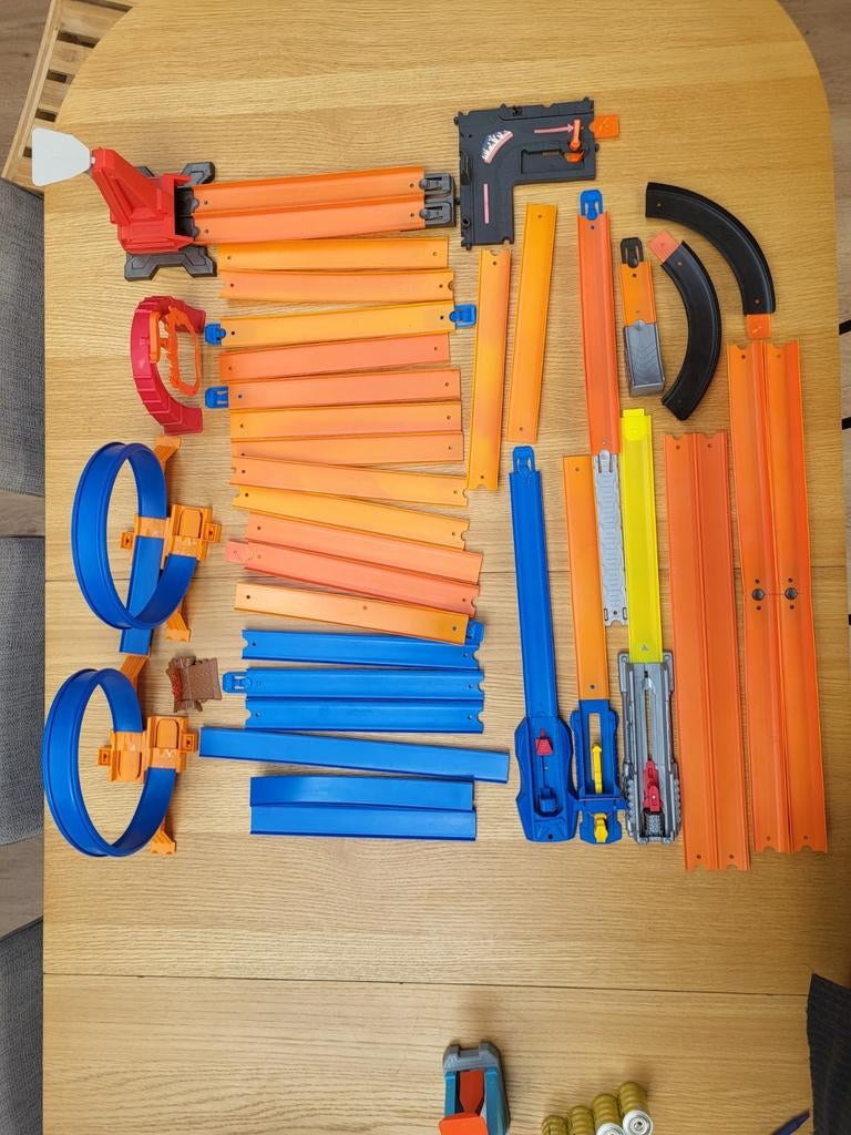 Hot Wheels racebaan met looping en diverse baandelen, Kinderen en Baby's, Speelgoed | Racebanen, Ophalen