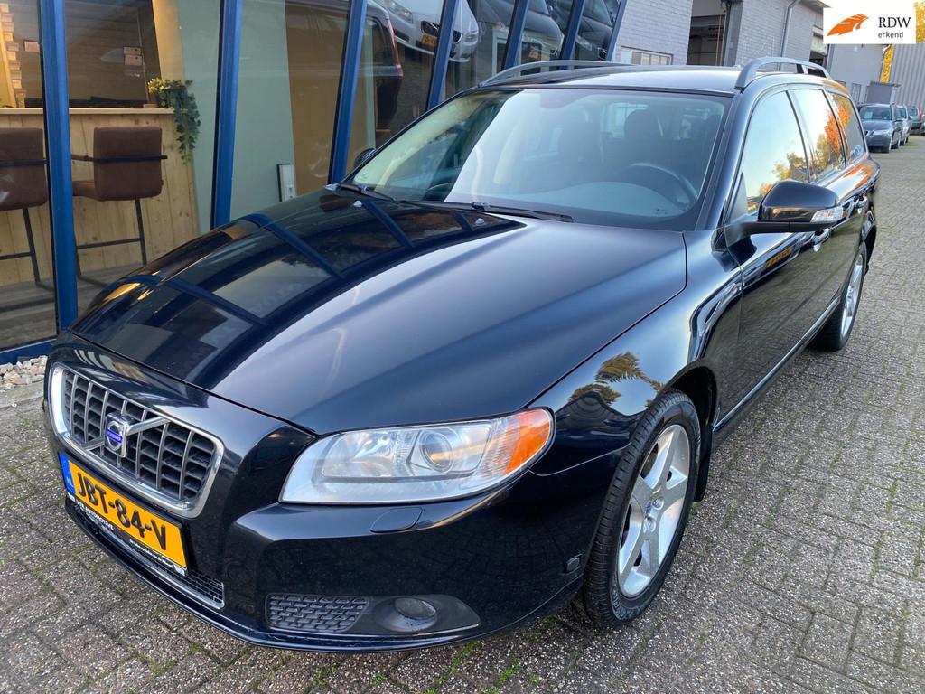 Volvo V70 2.5FT Momentum H.LEER / ECC / PDC / YOUNGTIMER, Auto's, Voorwielaandrijving, Gebruikt, Zwart, Leder en Stof