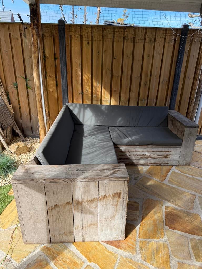 Gratis Steigerhouten hoekbank incl grijze kussens, Tuin en Terras, Tuinsets en Loungesets, Ophalen, 4 zitplaatsen, Gebruikt, Steigerhout
