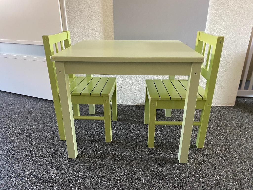 Kindertafel met 2 stoeltjes, Kinderen en Baby's, Kinderkamer | Tafels en Stoelen, Ophalen, Gebruikt, Tafel(s) en Stoel(en)