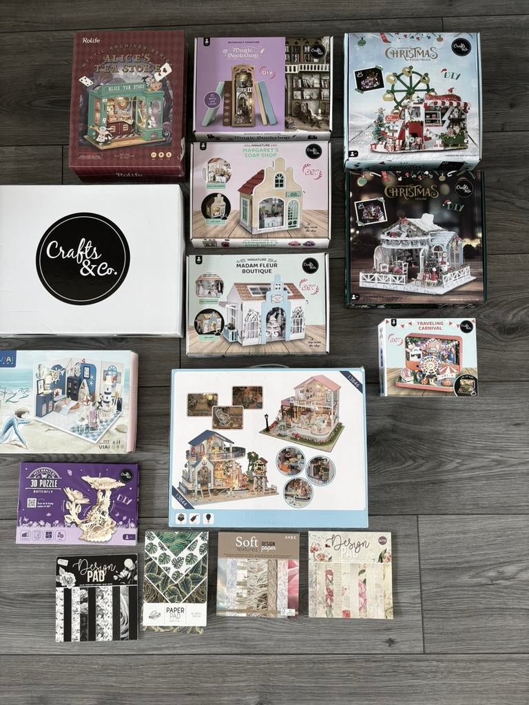 Miniaturset Crafts & Co. 10 stuks met accessoires, Ophalen, Zo goed als nieuw, 1:50 of kleiner