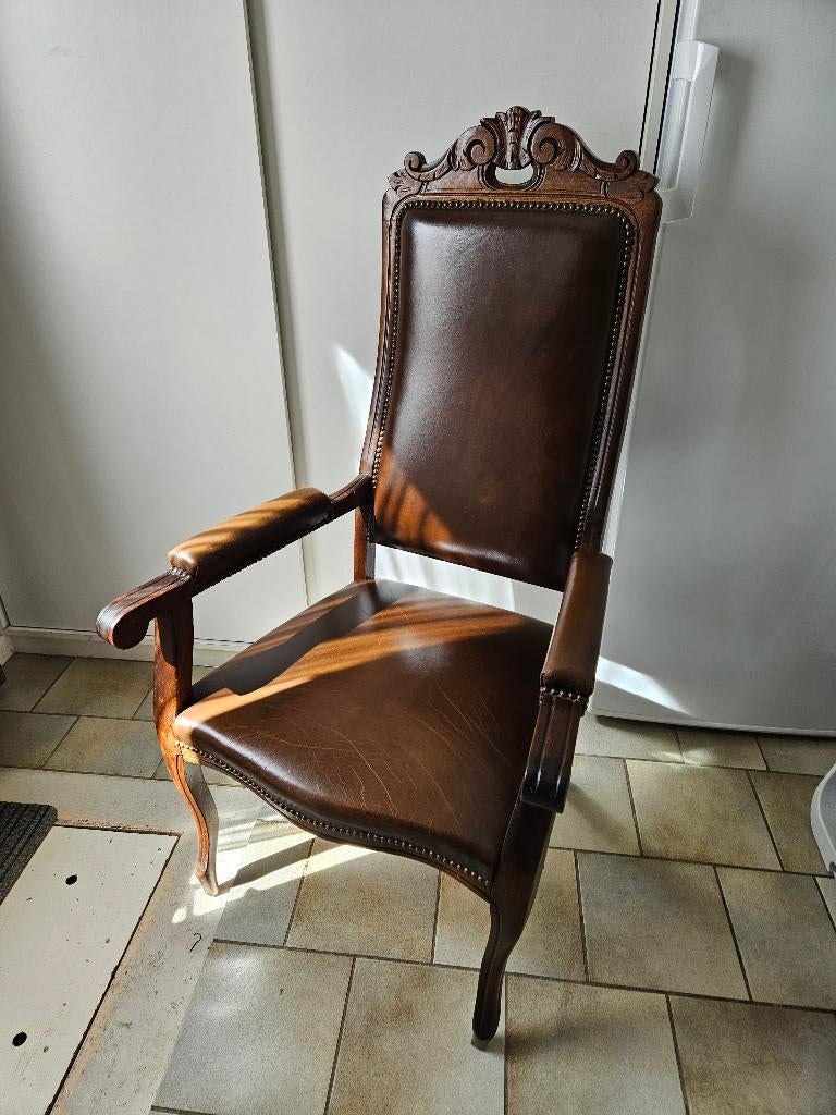 Antieke stoel leer bekleed, Antiek en Kunst, Antiek | Meubels | Stoelen en Banken, Ophalen