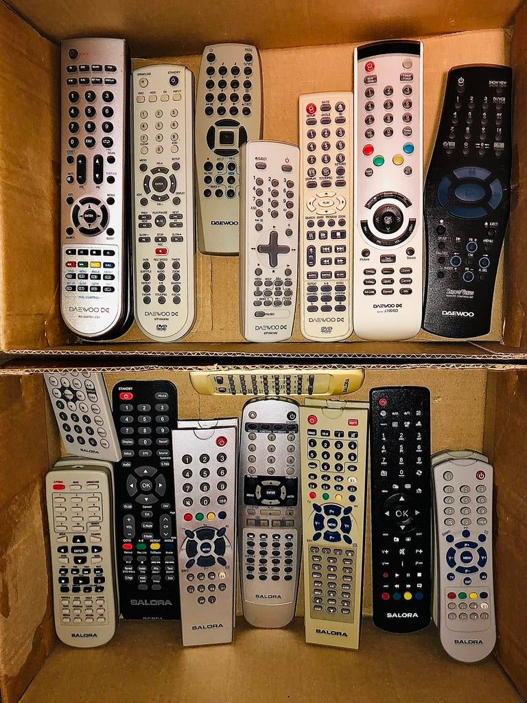 SALORA en DAEWOO afstandsbedieningen (lees tekst), Ophalen of Verzenden, Zo goed als nieuw, Origineel, Tv