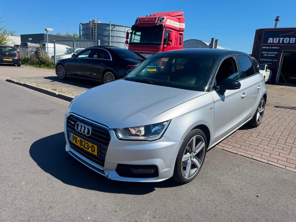 Audi A1 Sportback 1.6 TDI NAVI/CLIMA/PDC, Auto's, Audi, Euro 5, 4 cilinders, 4 stoelen, 620 kg