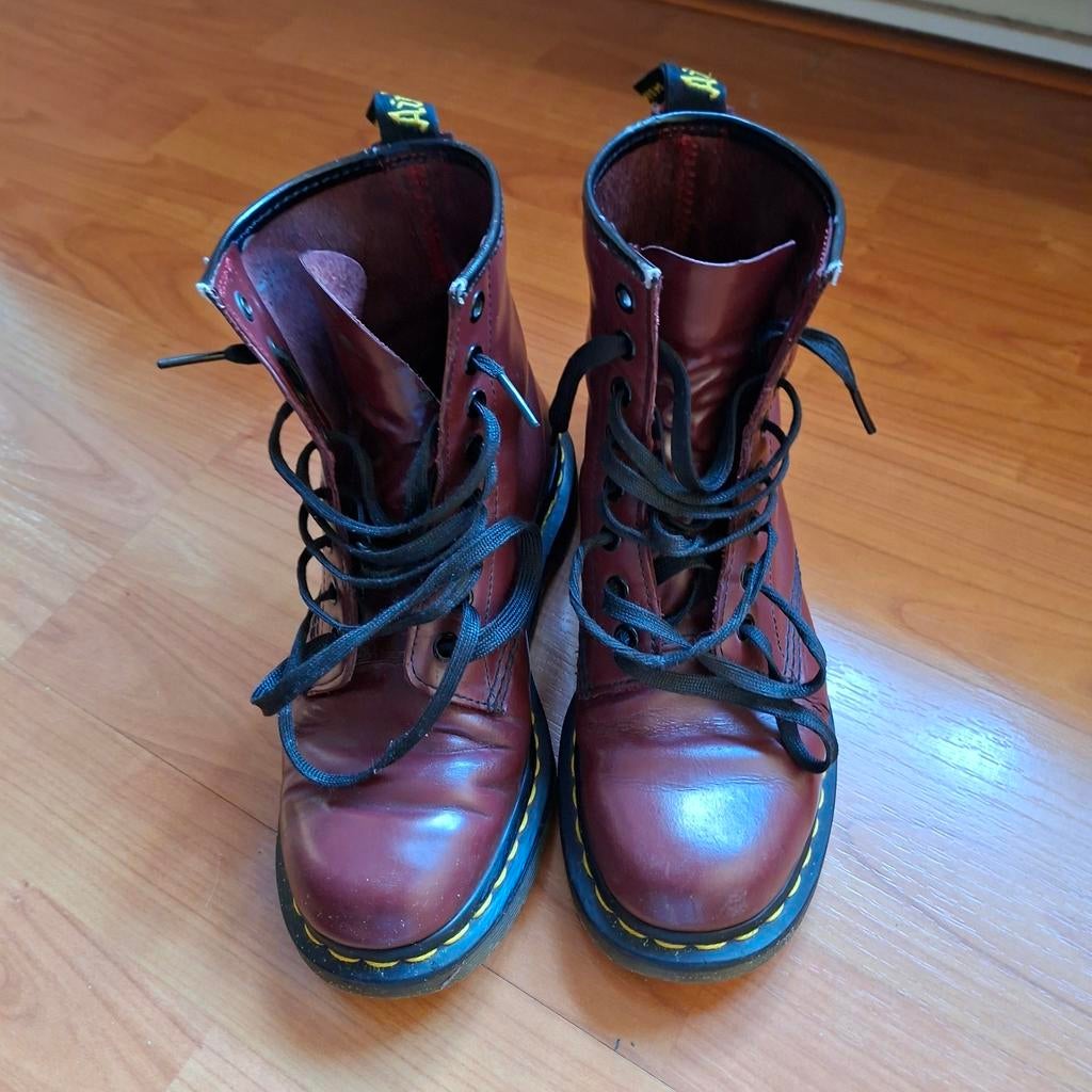 Bordeaux Dr. Martens maat 38 - Waterdicht, Lage of Enkellaarzen, Ophalen of Verzenden, Dr. Martens, Gedragen