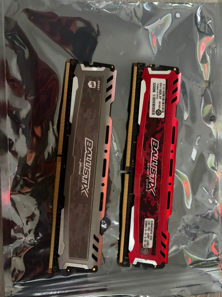 2x 8GB Crucial Ballistix Sport Ramsticks 2400MHz, Computers en Software, RAM geheugen, Gebruikt, Verzenden, DDR4, Desktop