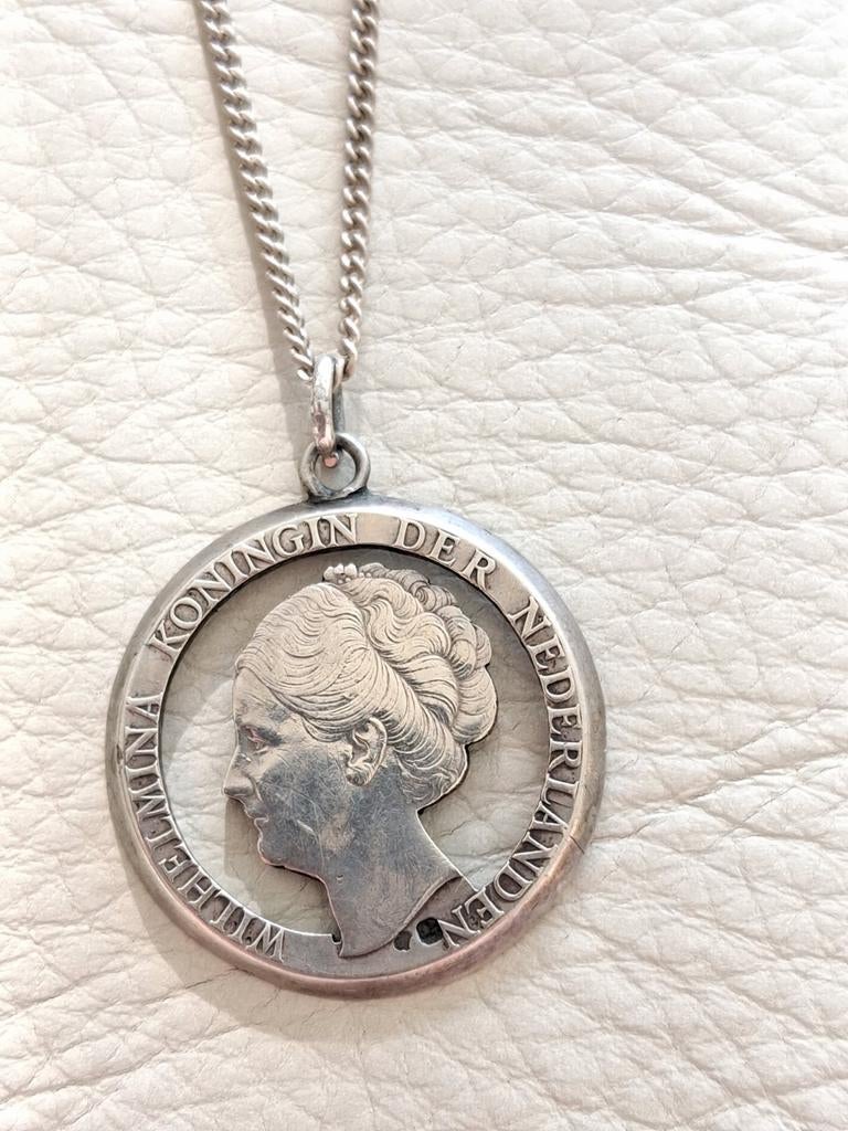 Zilveren ketting en zilveren gulden hanger Wilhelmina, Ophalen of Verzenden