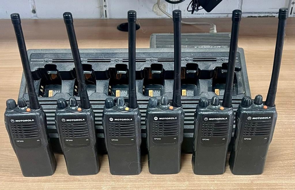 6x Motorola GP340 VHF Portofoons+Spreeksleutels+Multilader, Telecommunicatie, Portofoons en Walkie-talkies, Gebruikt, Ophalen of Verzenden