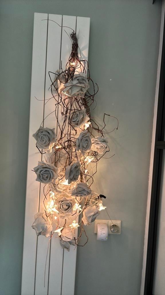 Decoratieve rozen slinger met verlichting, Ophalen of Verzenden, Gebruikt