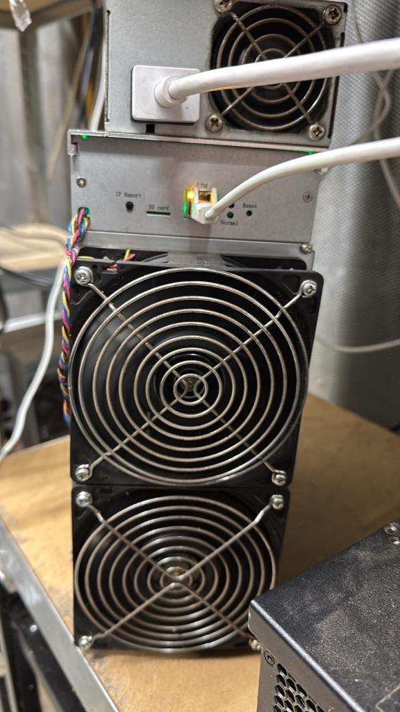Bitmain Antminer Z11 135KH 1418W ZCash (ZEC) Crypto Miner, Bitmain / MineTheCoinz, Ophalen of Verzenden, Mijdrecht, Onbekend
