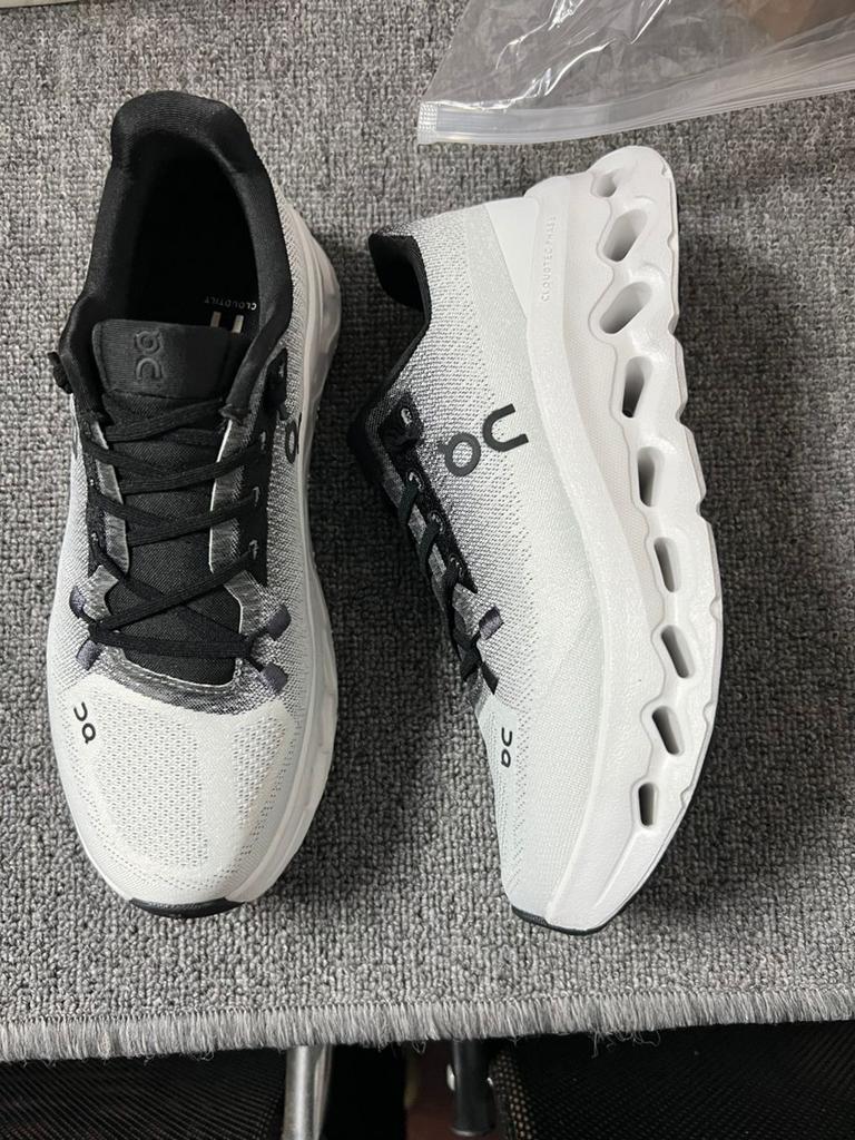 On cloudtilt sneakers partijen/ groothandel | maatseries, Kleding | Heren, Ophalen of Verzenden, Zo goed als nieuw, Overige kleuren