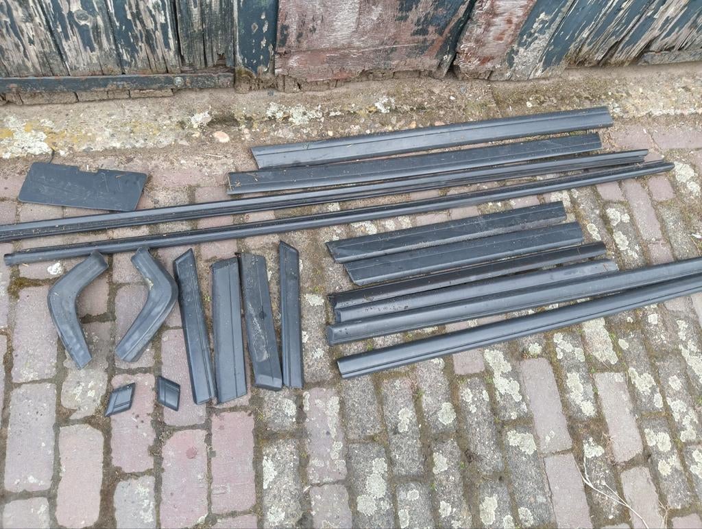 Mercedes w124 sierstrips, Ophalen, Gebruikt, Universele onderdelen