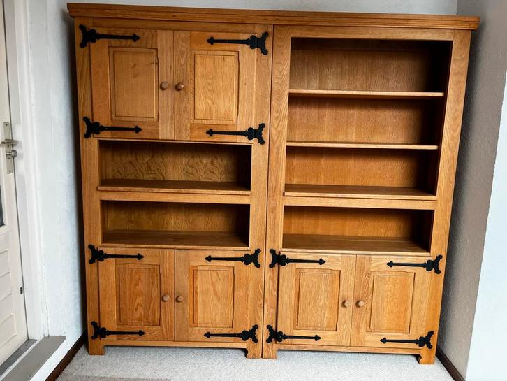 Massief eikenhouten boekenkast met smeedijzer, Huis en Inrichting, Kasten | Boekenkasten, Zo goed als nieuw, 150 tot 200 cm, 200 cm of meer