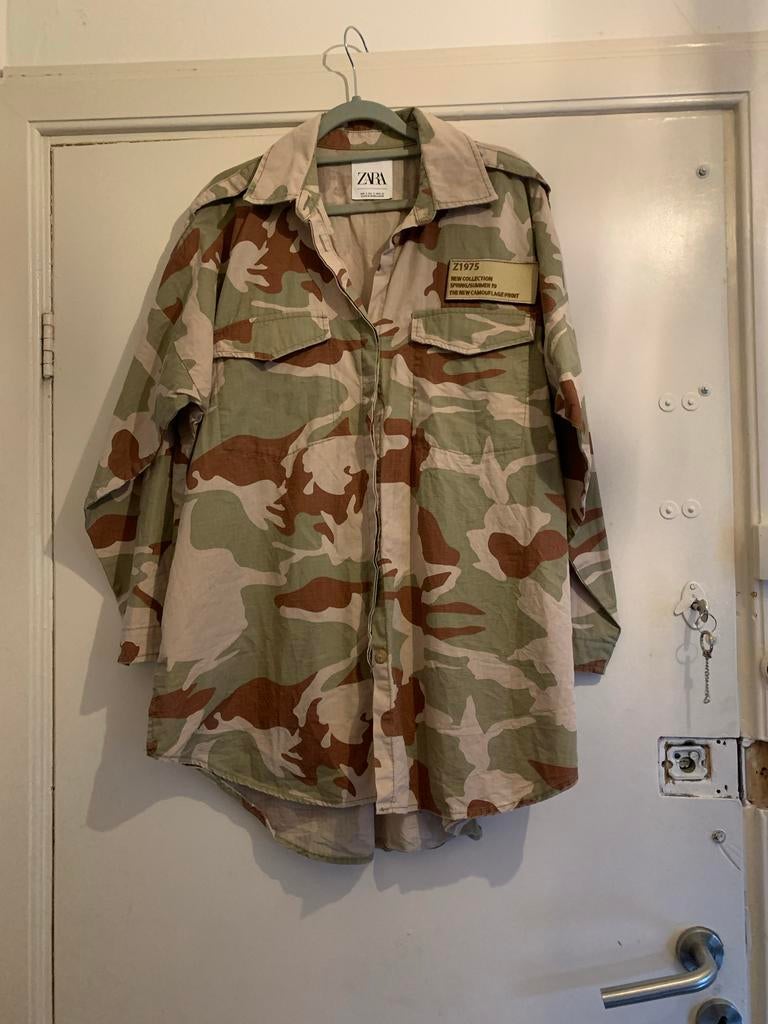 Zara camouflage blouse maat S, Kleding | Dames, Blouses en Tunieken, Ophalen of Verzenden, Gedragen, Maat 36 (S), Groen