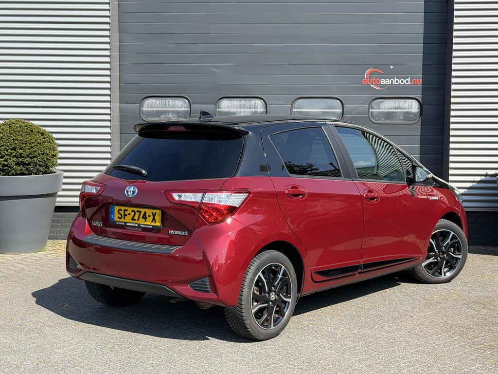 Toyota Yaris 1.5 Hybrid Bi-Tone Plus | Panoramadak | Navigat, Auto's, Toyota, Gebruikt, Euro 6, 4 cilinders, 49 €/maand