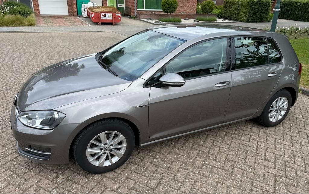 Volkswagen Golf 1.2 TSI 81KW 5D 2016 Grijs, Auto's, Voorwielaandrijving, Stof, 4 cilinders, 610 kg