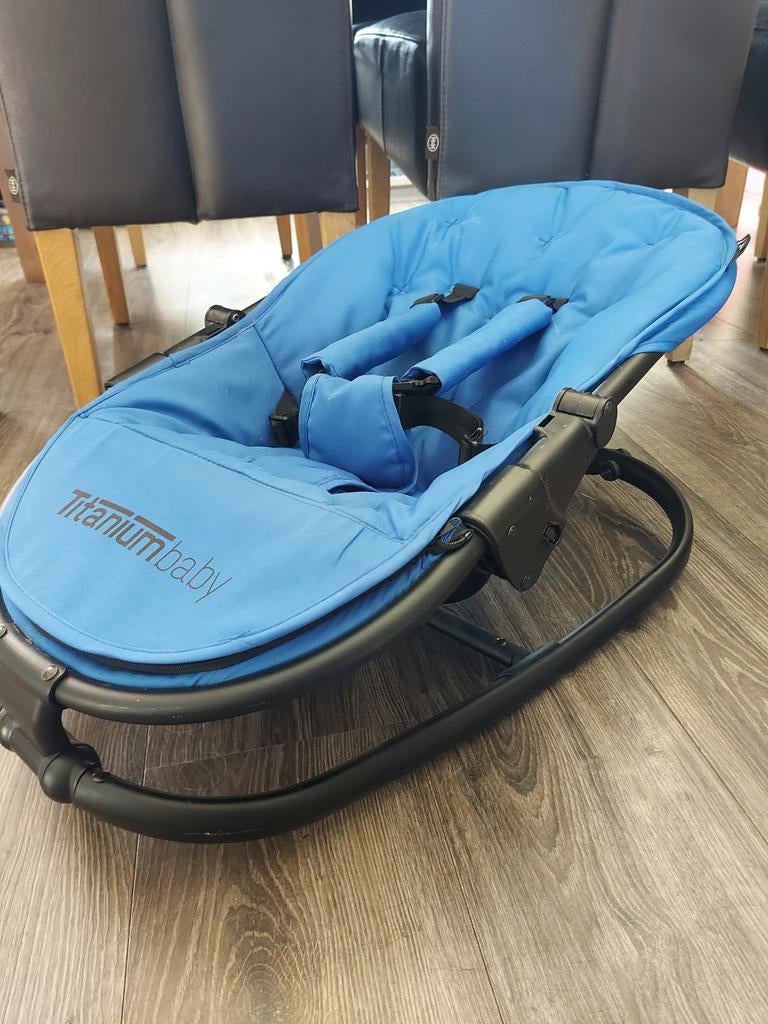Zeer nette Titanium baby wipstoel, Verstelbaar, Wipstoel, Zo goed als nieuw, Ophalen
