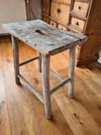 Rustieke, stevige zadelkruk van oud hout - Landelijke stijl, Huis en Inrichting, Krukjes, Ophalen, Gebruikt, Hout