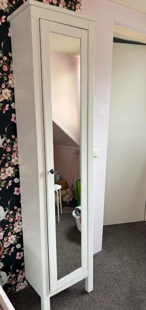 Hemnes hoge kast met spiegeldeur, Ophalen, Met plank(en), 50 tot 100 cm, Zo goed als nieuw