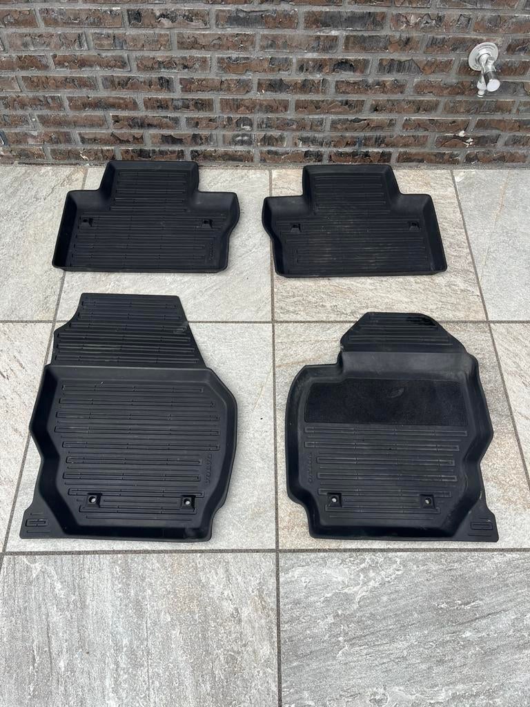 Volvo V70 / XC70 model BZ rubbere mattenset, Ophalen of Verzenden, Zo goed als nieuw