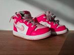 Nike Jordan 1 Mid Roze witte/roze Baby Sneakers Maat 22, Kinderen en Baby's, Kinderkleding | Schoenen en Sokken, Gebruikt, Meisje
